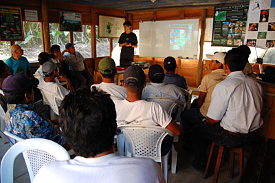 Slide show about birds of Parque Nacional Laguna Lachuá